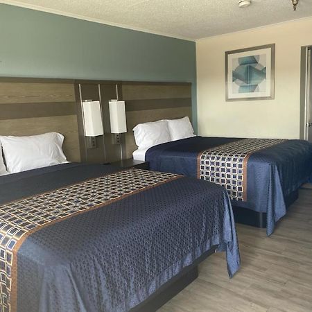Executive Inn & Suites Бомонт Екстер'єр фото